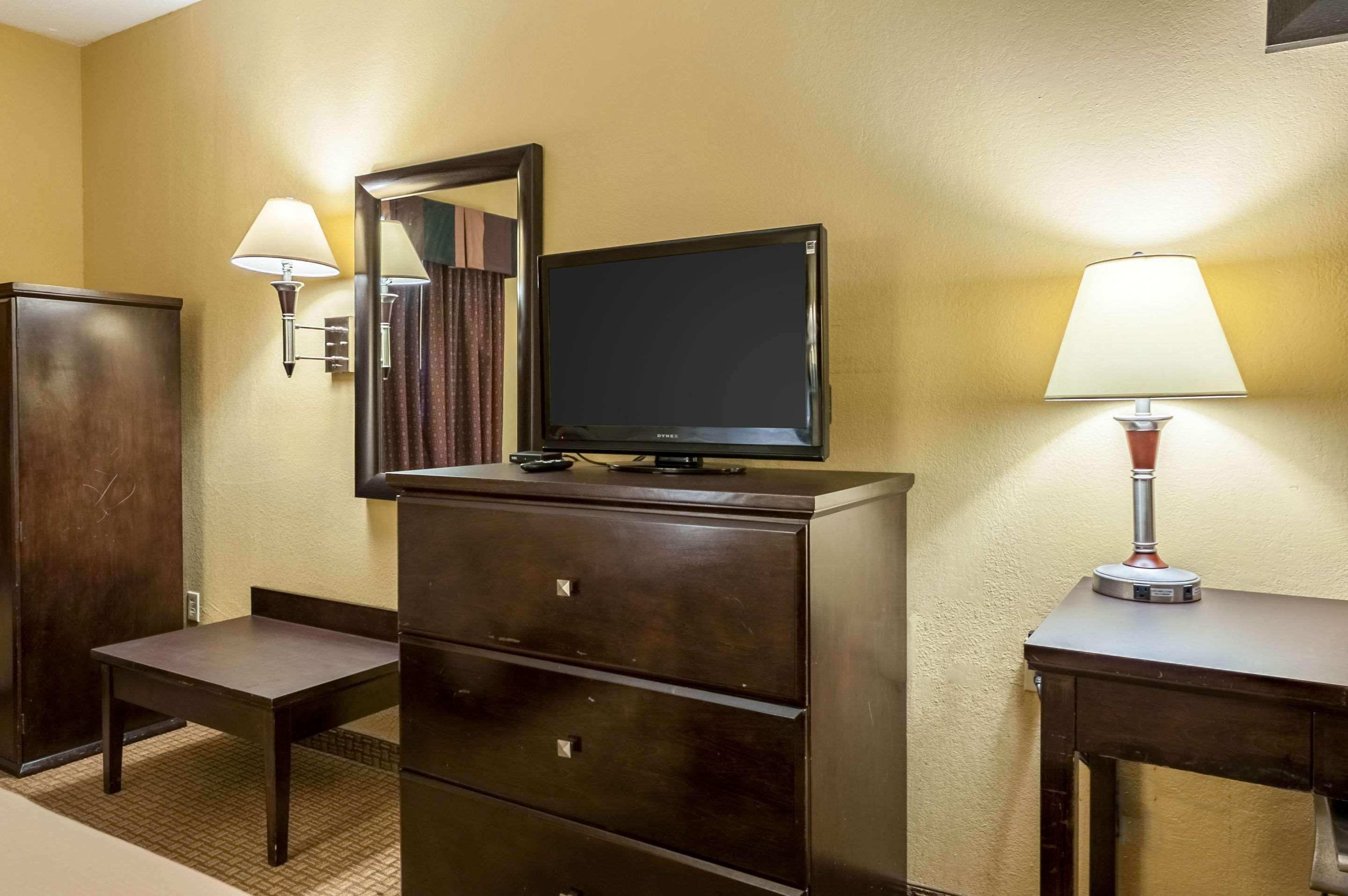 Quality Inn & Suites Лафайет Екстериор снимка