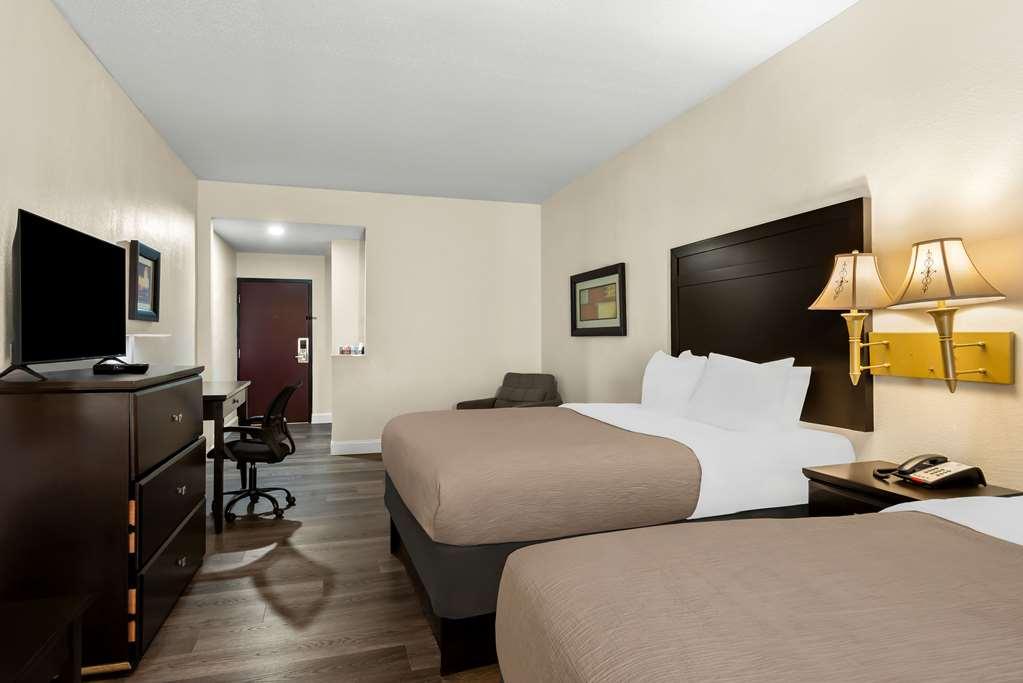 Quality Inn & Suites Лафайет Стая снимка