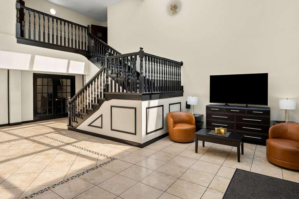 Quality Inn & Suites Лафайет Интериор снимка