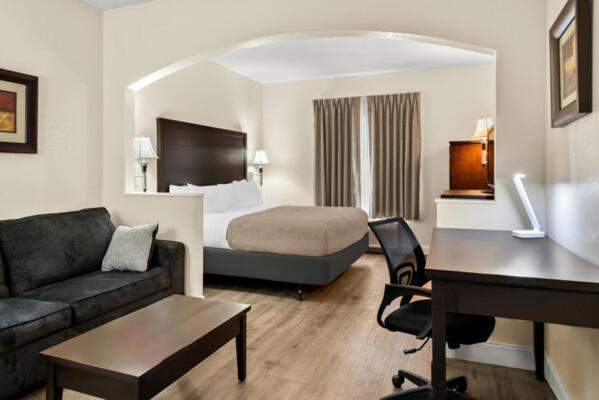 Quality Inn & Suites Лафайет Екстериор снимка