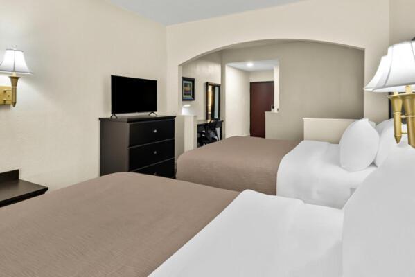 Quality Inn & Suites Лафайет Екстериор снимка