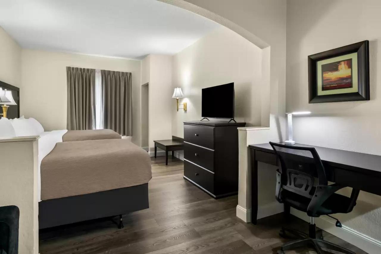 Quality Inn & Suites Лафайет Екстериор снимка